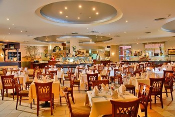 4 أيام منتجع كورال سى ووتر وورلد